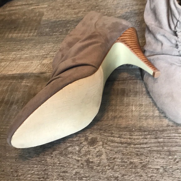 🔥🔥🔥Unisa suede booties! NWOB🔥🔥🔥 - Picture 4 of 5
